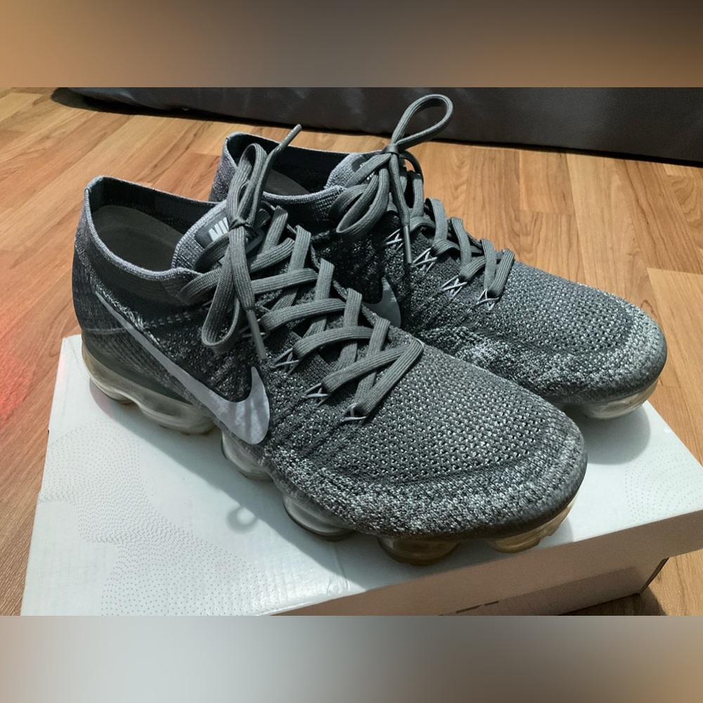 Nike Air Vapormax Flyknit OG “Wolf Grey” WMNS size 10.5